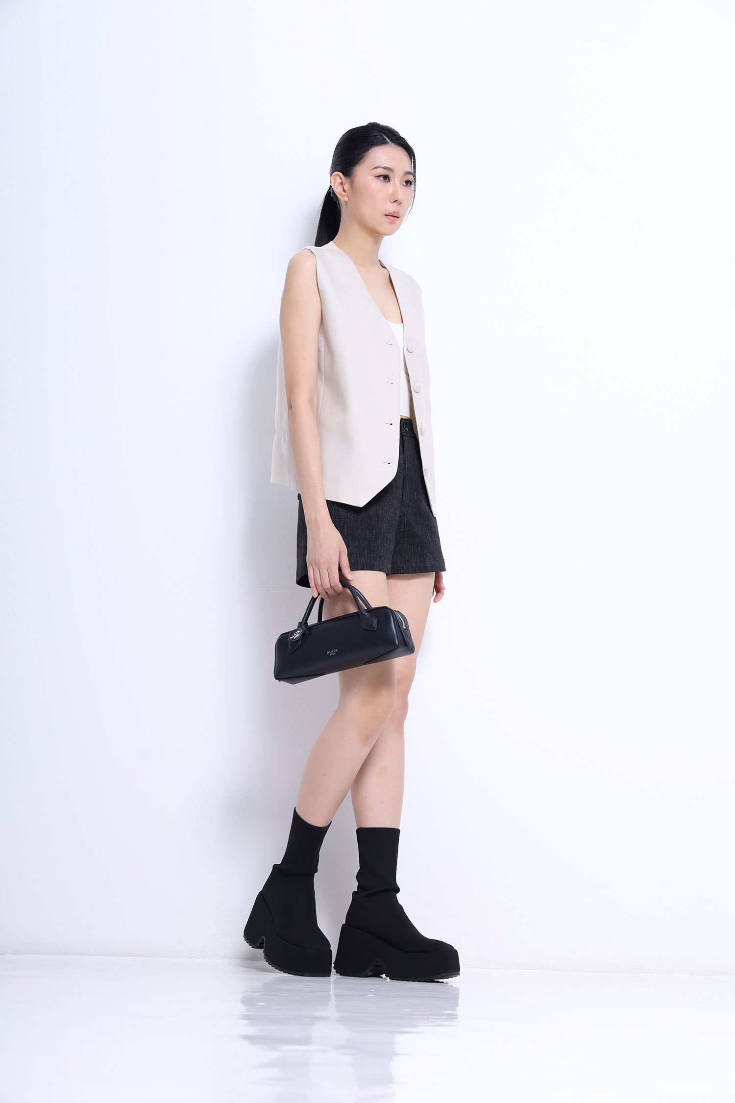 High-Waisted Tailored Shorts - Image 12