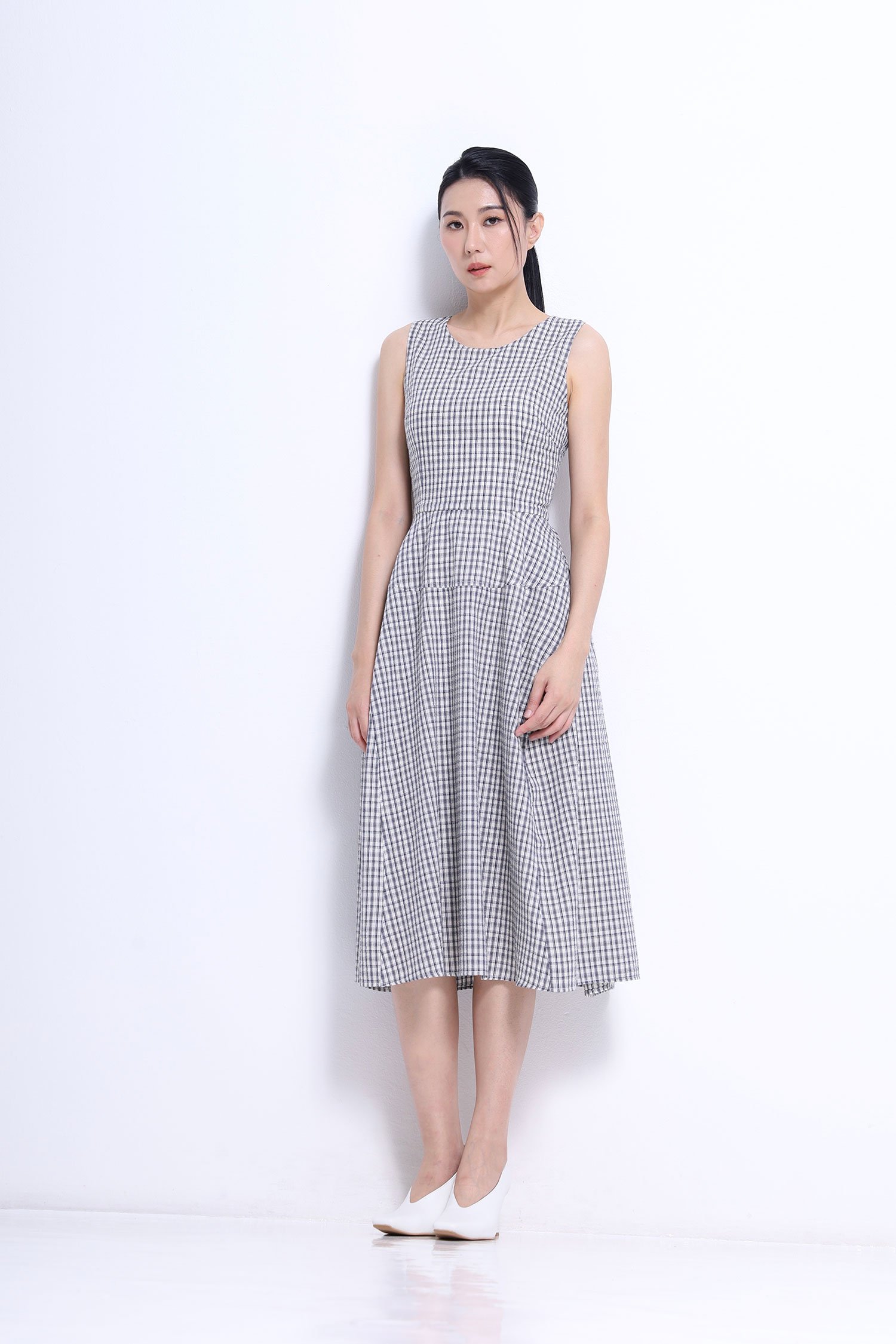 Sleeveless Fit-and-Flare Midi Dress - Image 8