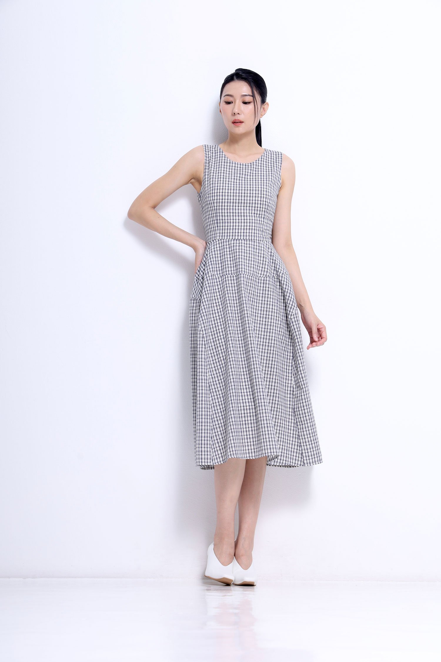 Sleeveless Fit-and-Flare Midi Dress - Image 7
