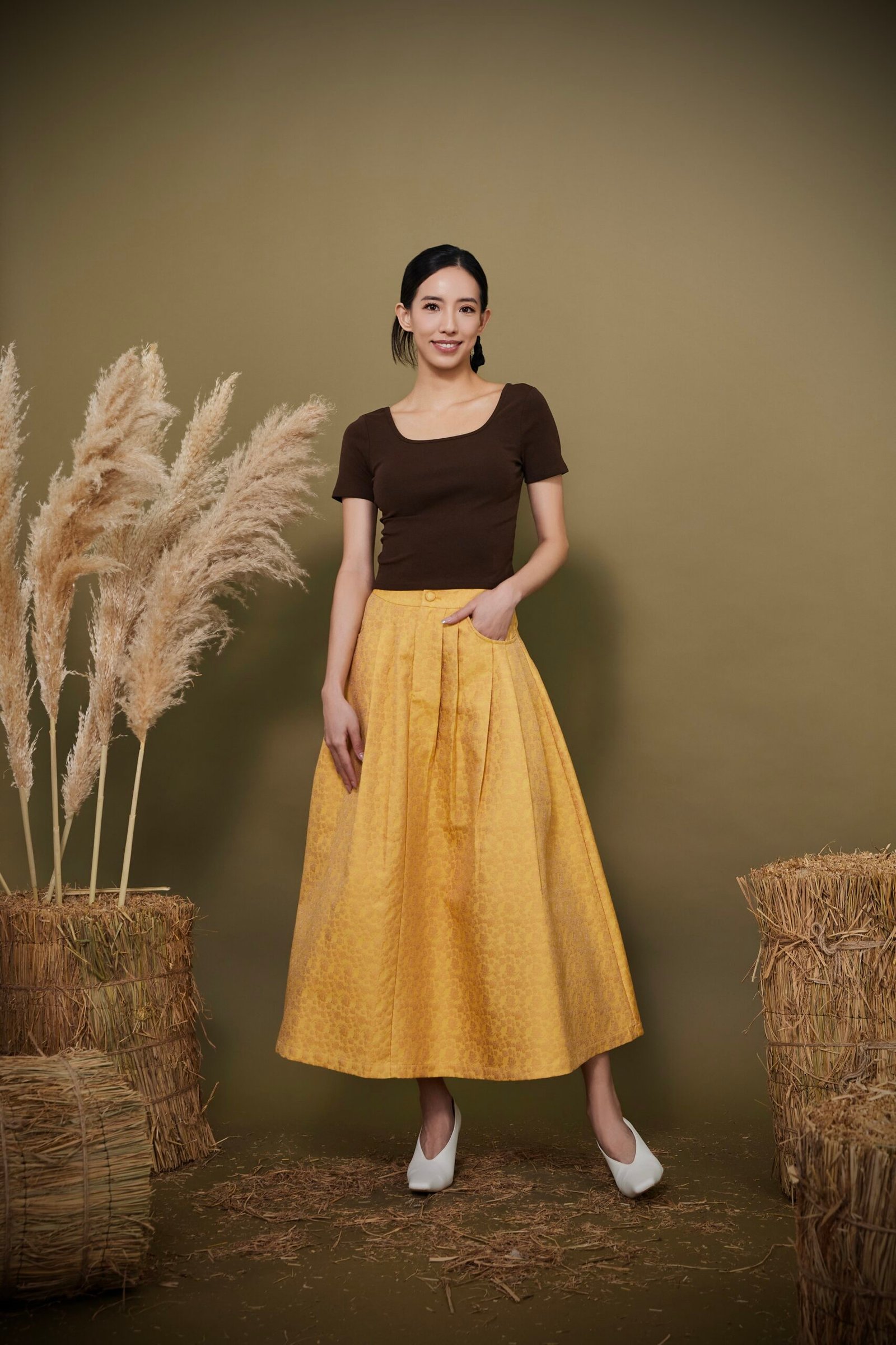 Scoop Neck Fitted Top - Image 5
