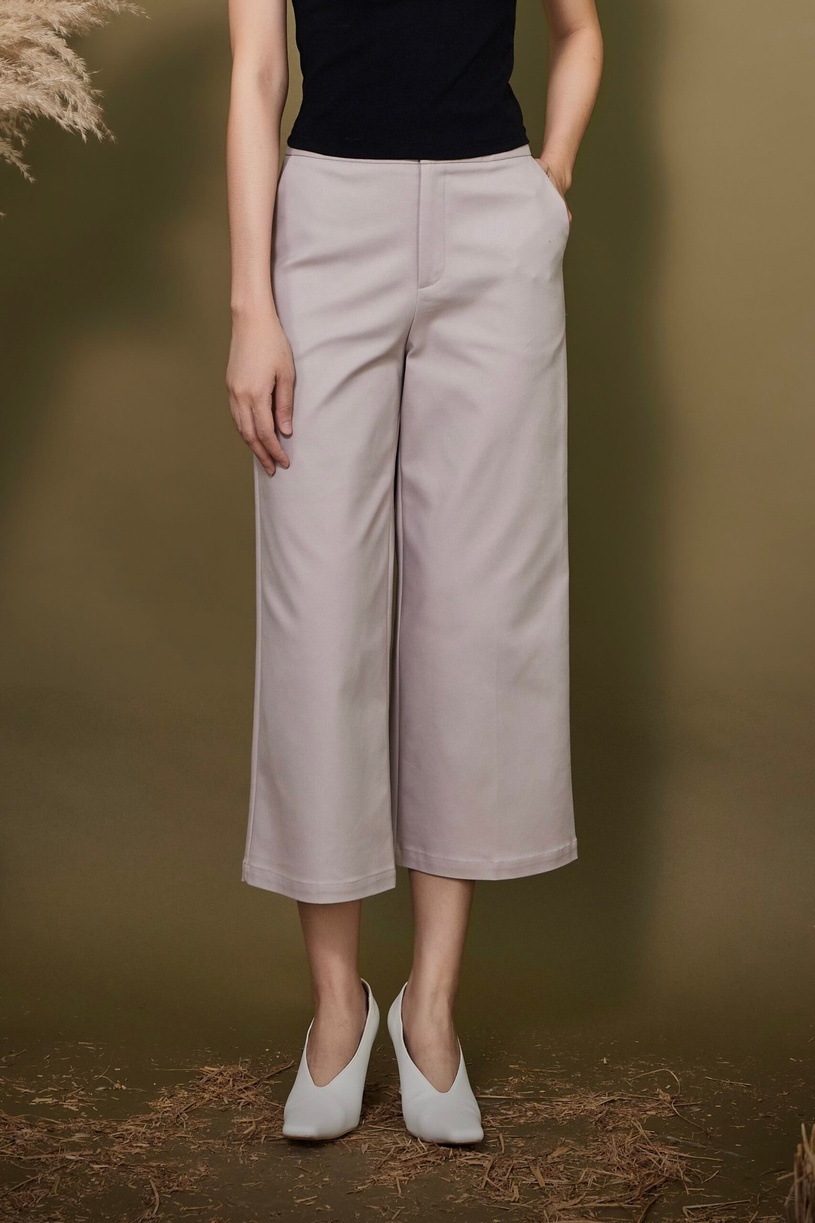 WIDE-LEG TROUSERS