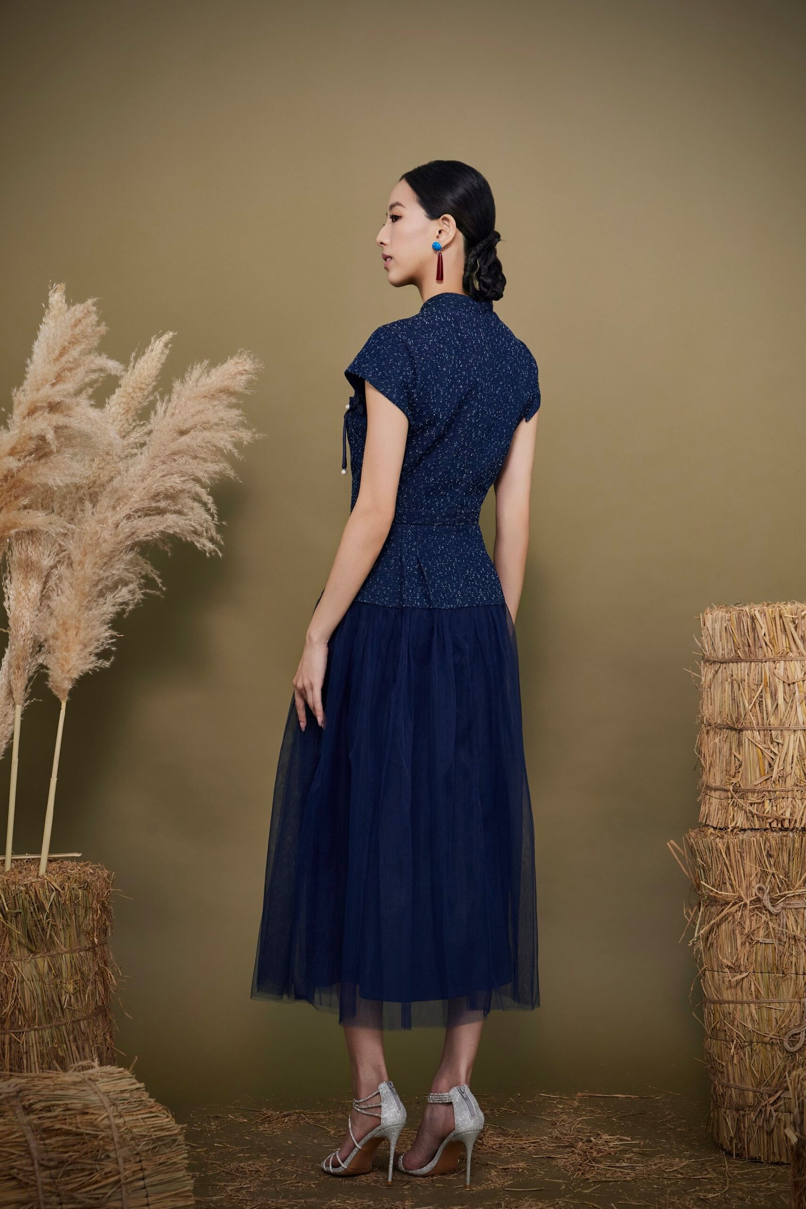 MANDARIN KNOT MIDI DRESS - Image 9