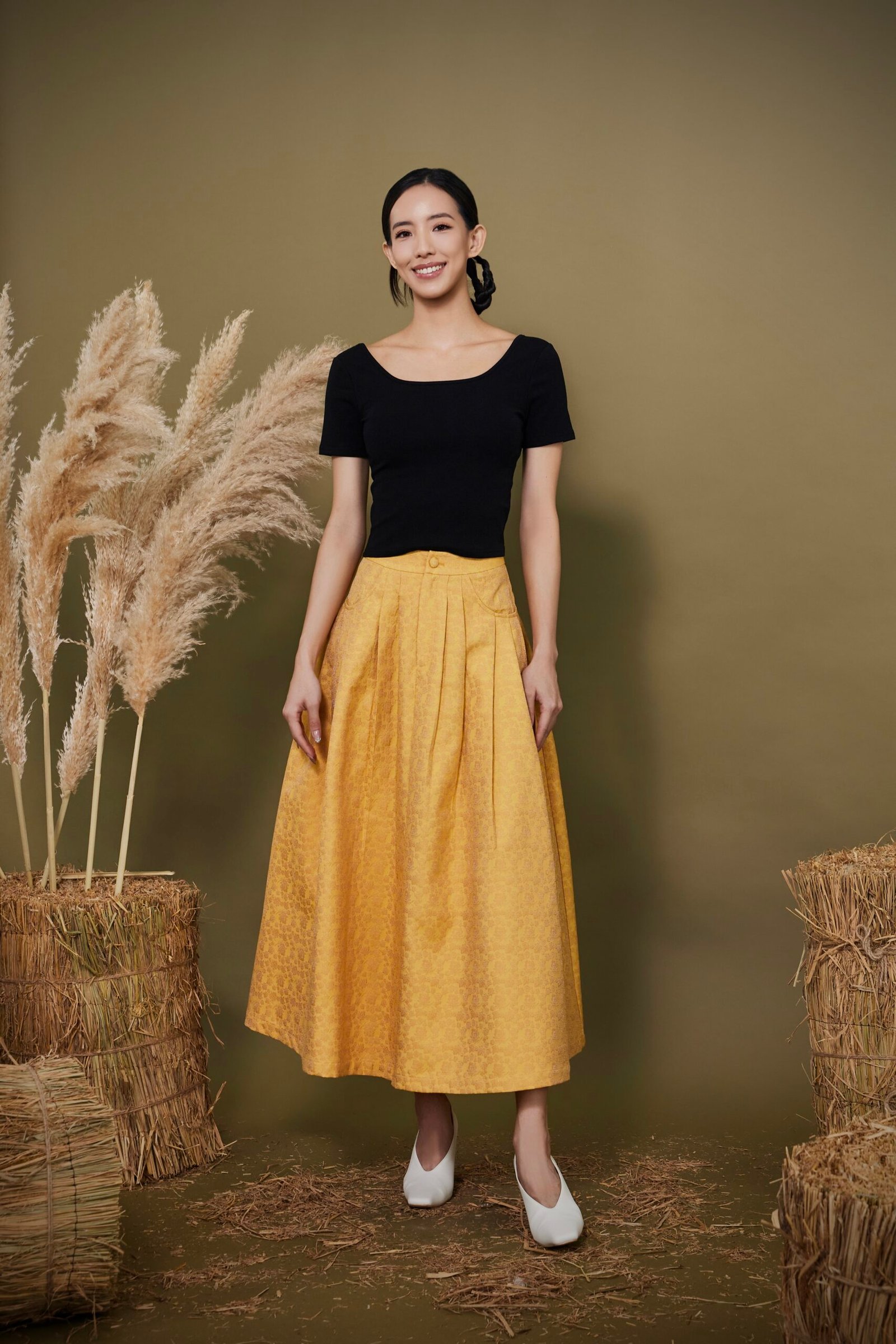 Scoop Neck Fitted Top - Image 9